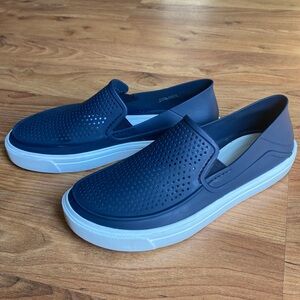 Navy Crocs slip ins Women’s Sz 8
